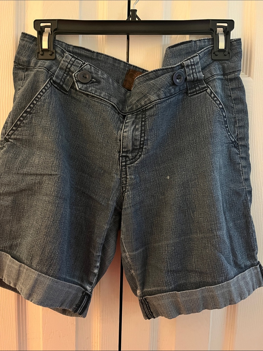 Women’s Fold-Cuff Dark Gray Denim Shorts